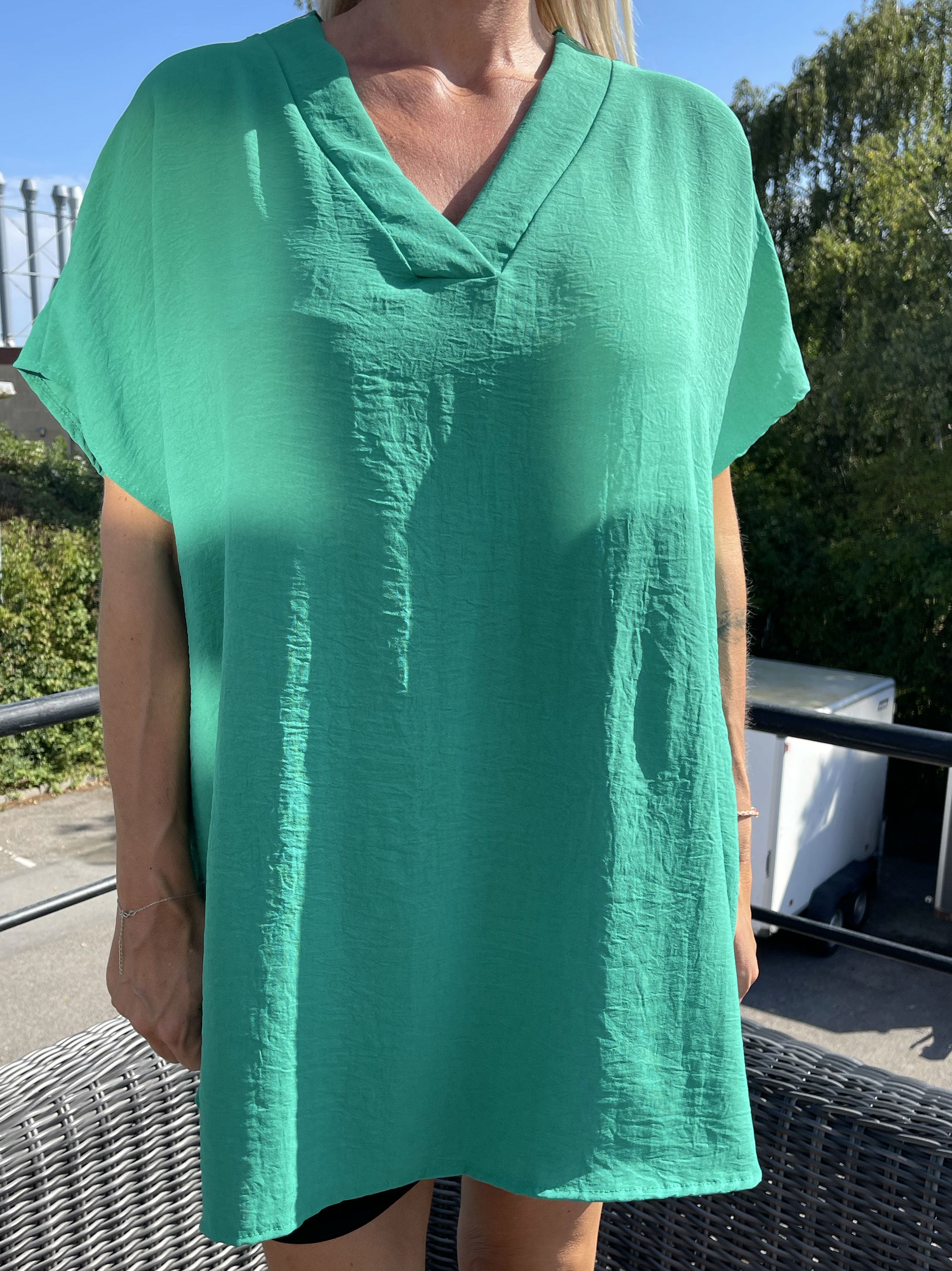 Katrine - Tunika med blonde i ryggen